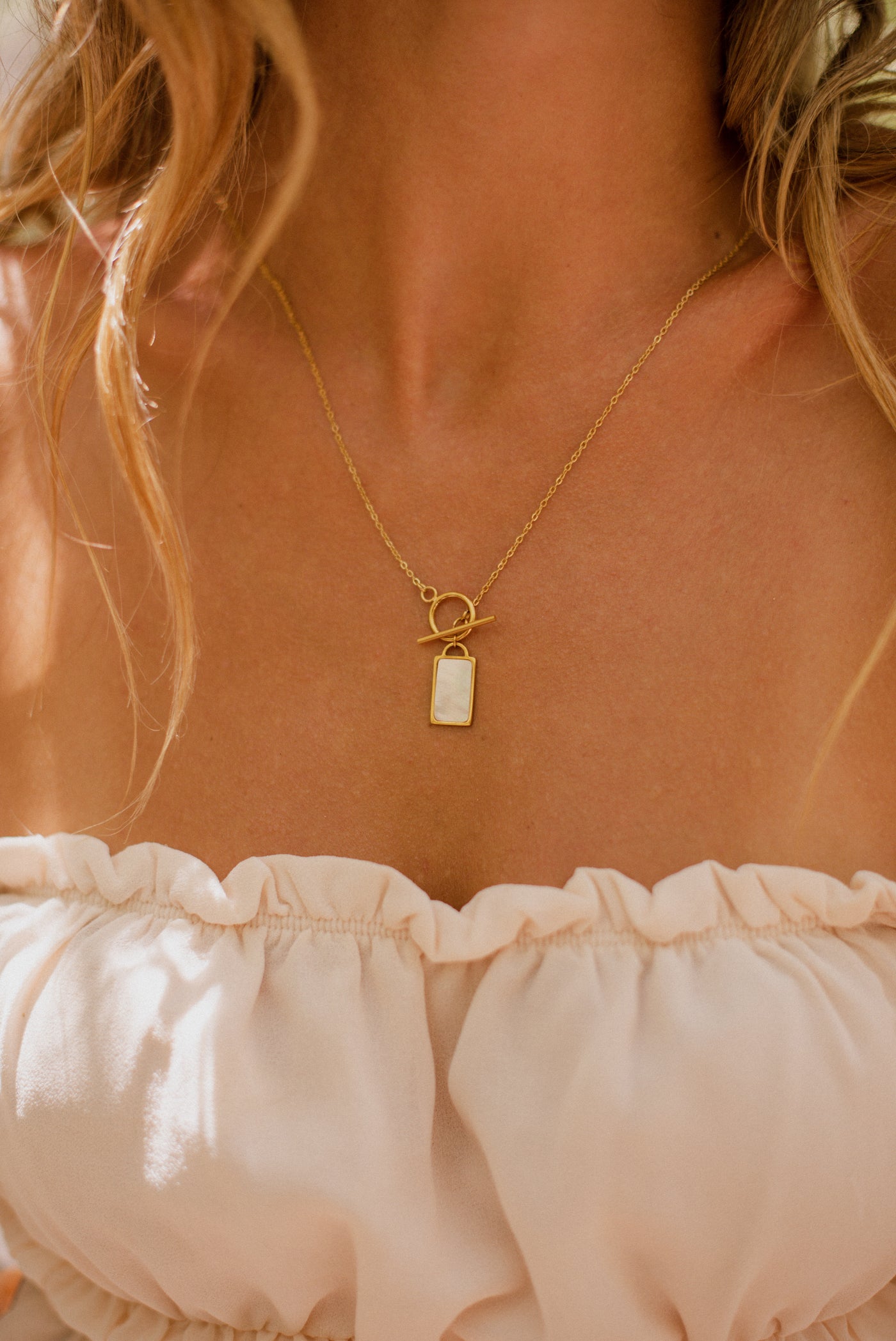 Necklace with ginkgo leaf pendant and Happiness greeting card